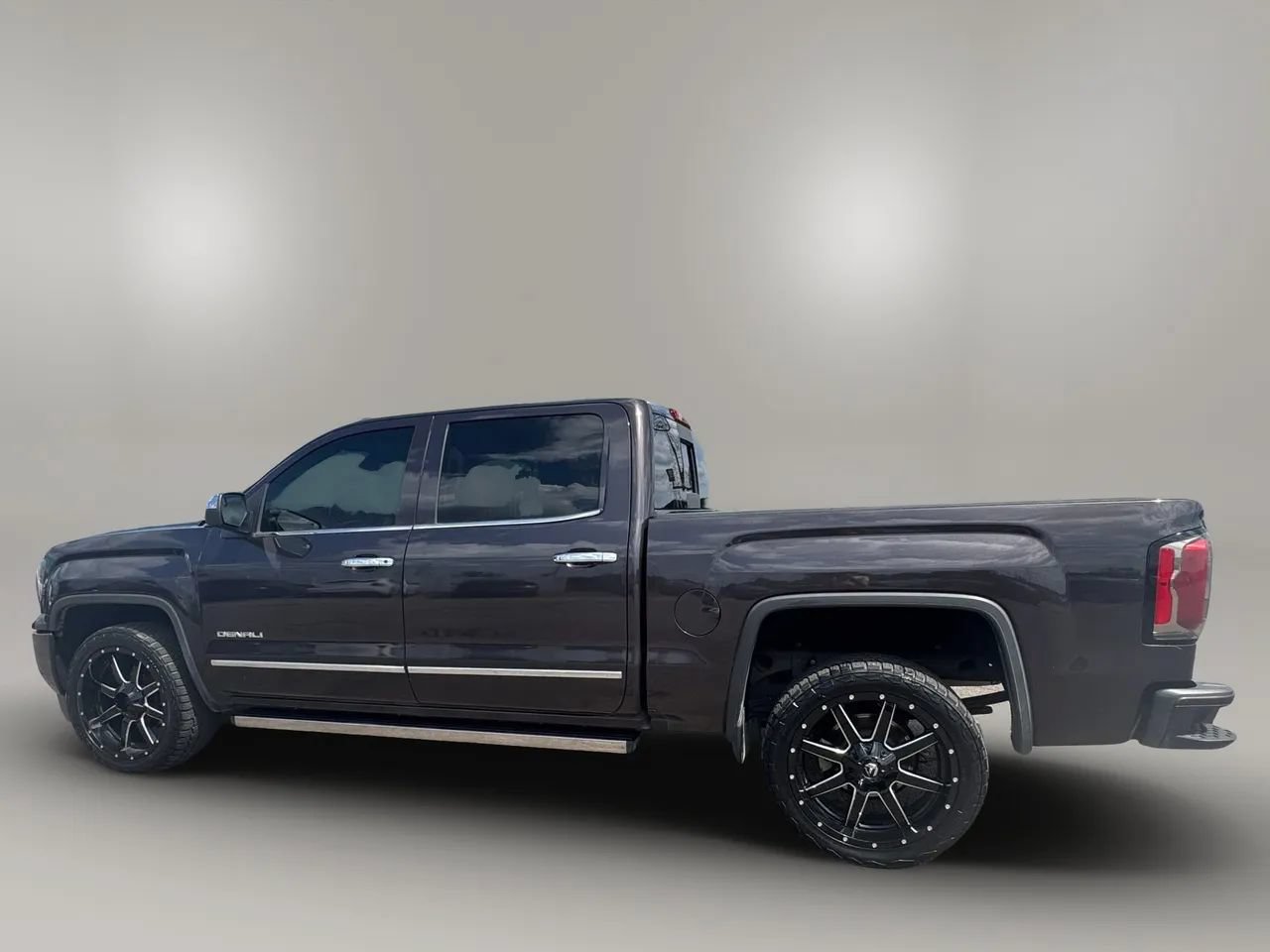 Used 2016 GMC Sierra 1500 Denali w/ Enhanced Driver Alert Package AWD/4WD image 14