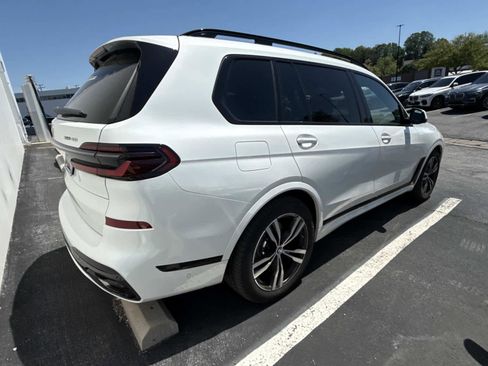 Used 2026 BMW X7 xDrive40i w/ M Sport Package AWD/4WD image 3