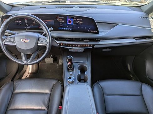 Used 2024 Cadillac XT4 Premium Luxury image 17