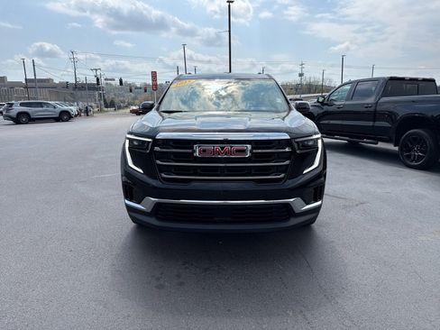 Used 2025 GMC Acadia Elevation image 8