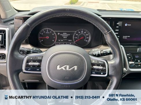 Used 2022 Kia Sorento EX w/ Panoramic Sunroof Package FWD image 7