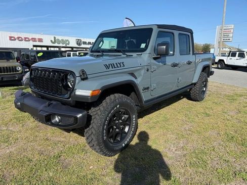 New 2026 Jeep Gladiator Willys image 3