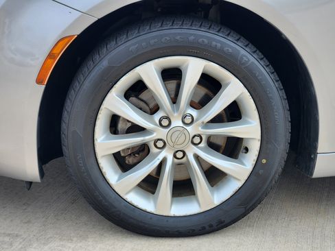 Used 2016 Chrysler 200 C w/ Premium Group image 10