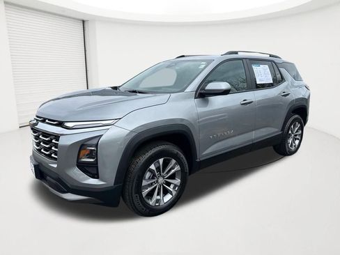 New 2026 Chevrolet Equinox LT w/ Convenience Package II AWD/4WD image 1
