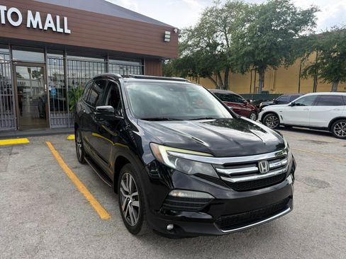 Used 2017 Honda Pilot Touring image 3