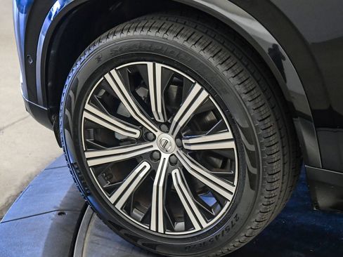 Certified 2024 Volvo XC90 B6 Plus w/ Protection Package Premier AWD/4WD image 10