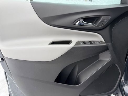 Used 2023 Chevrolet Equinox LT image 19