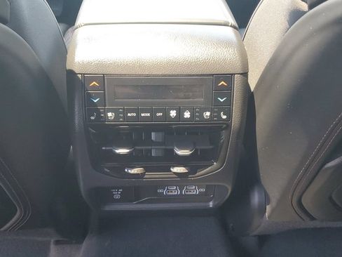 Used 2022 Jeep Grand Cherokee Summit AWD/4WD image 15
