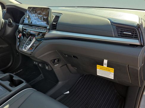 New 2026 Honda Odyssey Touring image 22