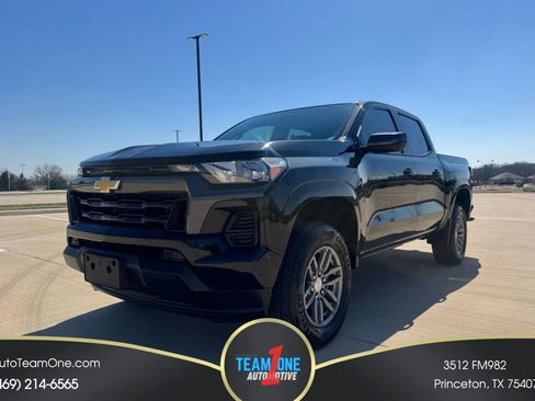 Used 2023 Chevrolet Colorado LT image 1