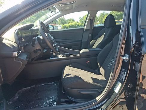 Used 2023 Hyundai Elantra SEL w/ Convenience Package FWD image 15