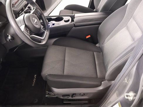 Used 2024 Nissan Rogue SV image 10