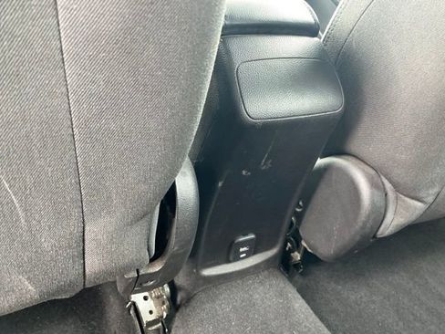 Used 2018 Chevrolet Cruze LT w/ Convenience Package image 19