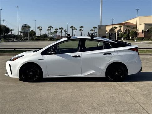 Used 2022 Toyota Prius Nightshade image 2