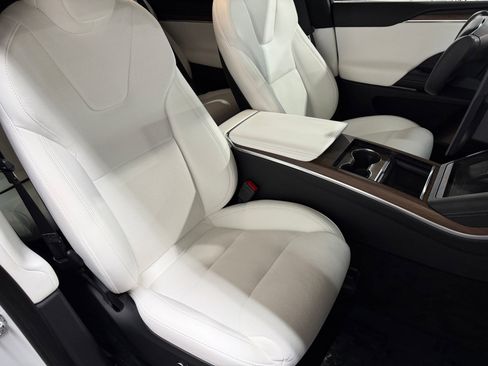 Used 2023 Tesla Model X image 47