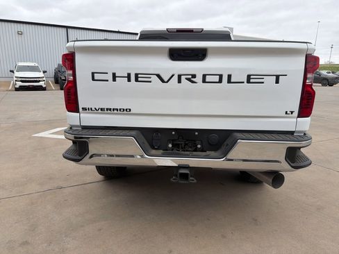 Used 2022 Chevrolet Silverado 2500 LT w/ Convenience Package image 4