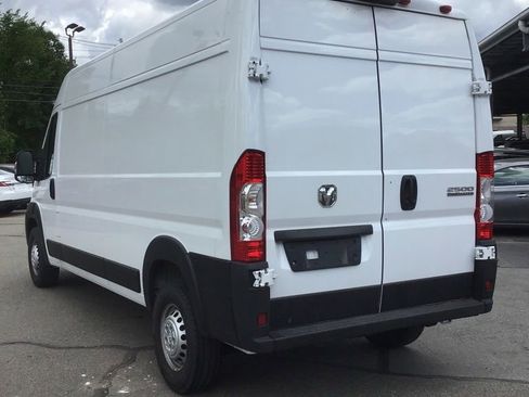 Used 2026 RAM ProMaster 2500 w/ Convenience Group FWD image 3