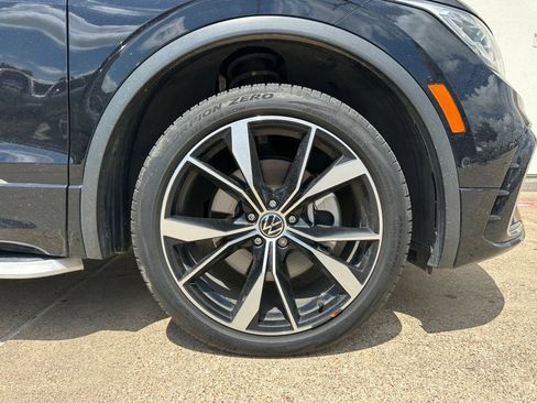 Used 2024 Volkswagen Tiguan SEL R-Line AWD/4WD image 9