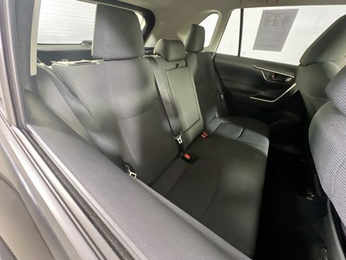 Used 2021 Toyota RAV4 LE AWD/4WD image 24