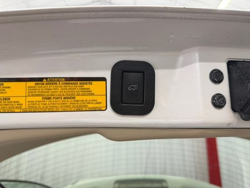 Used 2013 Toyota Venza XLE FWD image 15