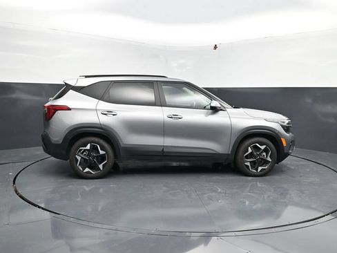 Used 2025 Kia Seltos S FWD image 11