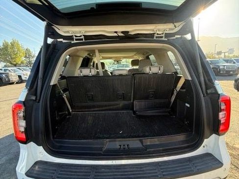 Used 2023 Ford Expedition Limited AWD/4WD image 11