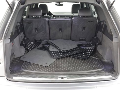 Used 2017 Audi Q7 3.0T Prestige w/ Prestige Package image 19