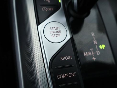 Used 2020 BMW 330i Sedan w/ M Sport Package image 26