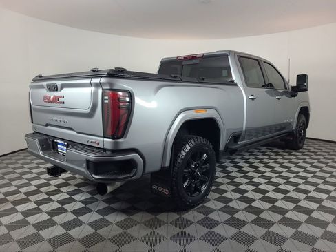 Used 2024 GMC Sierra 3500 AT4 w/ AT4 Premium Plus Package image 3