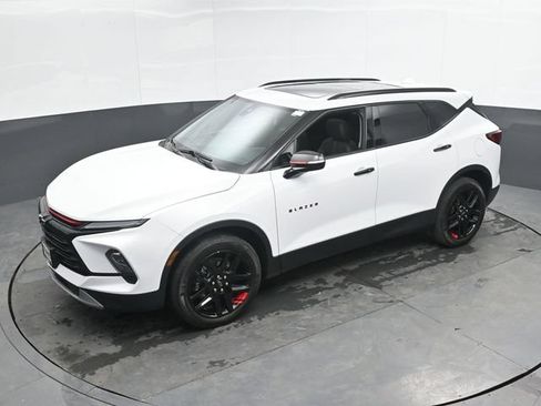 Used 2023 Chevrolet Blazer LT AWD/4WD image 44