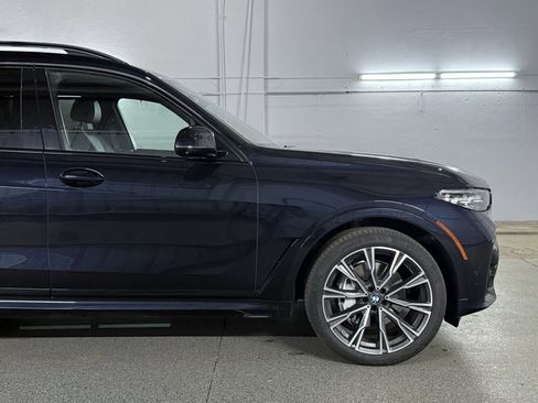 Used 2022 BMW X7 xDrive40i w/ M Sport Package image 5