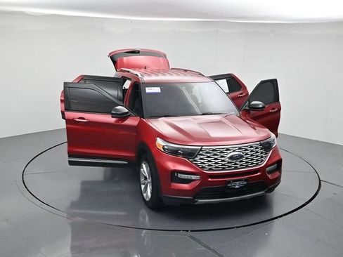Used 2021 Ford Explorer Platinum w/ Equipment Group 601A AWD/4WD image 47