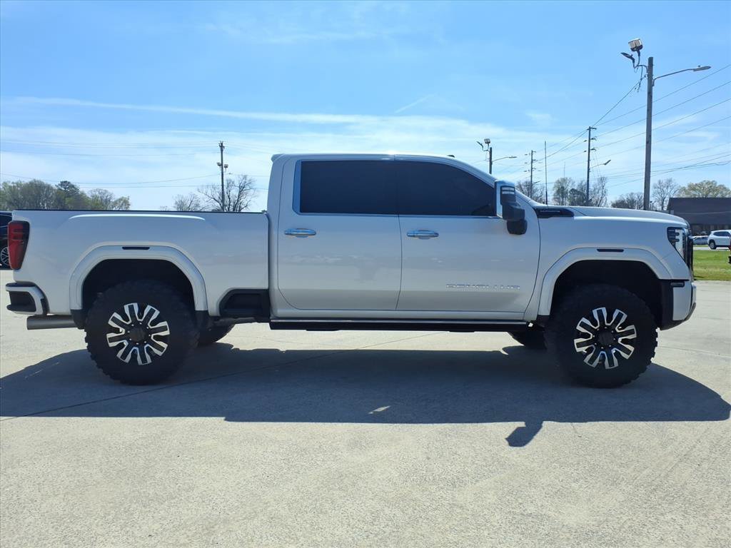 Used 2025 GMC Sierra 2500 Denali Ultimate AWD/4WD image 8