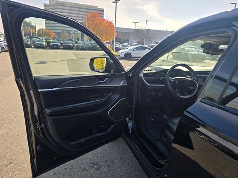 Used 2021 Jeep Grand Cherokee L Limited image 22