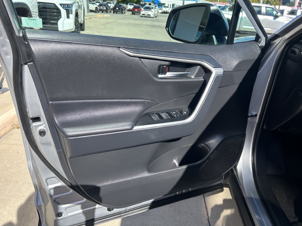 Certified 2025 Toyota RAV4 XLE AWD/4WD image 10