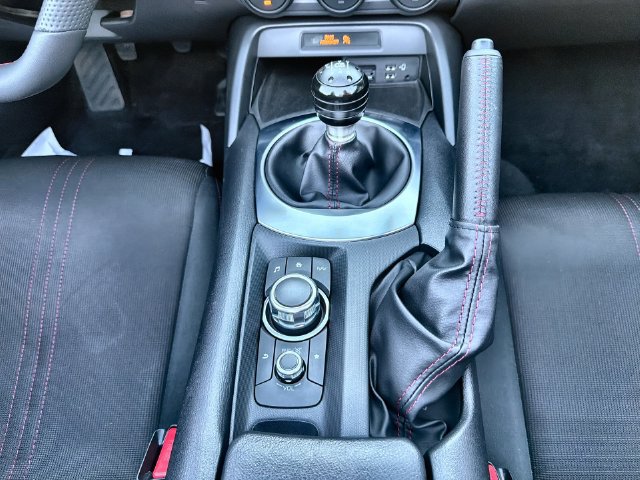 Used 2016 MAZDA MX-5 Miata Club w/ Brembo/BBS Package RWD image 19