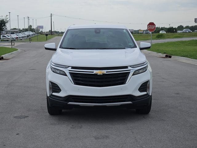 Used 2024 Chevrolet Equinox LT AWD/4WD image 2