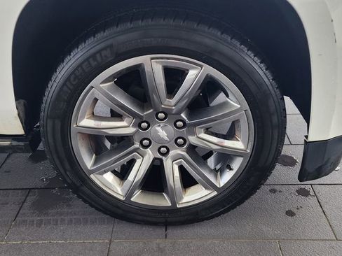 Used 2017 Chevrolet Suburban Premier AWD/4WD image 13