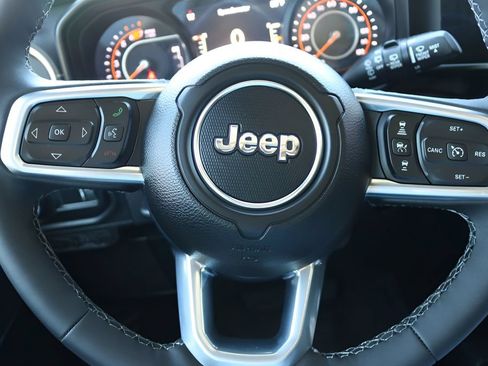 Used 2026 Jeep Wrangler Unlimited Sahara w/ Safety Group AWD/4WD image 21