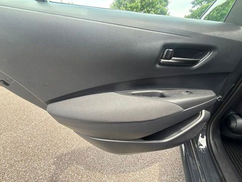 Used 2025 Toyota Corolla LE FWD image 18