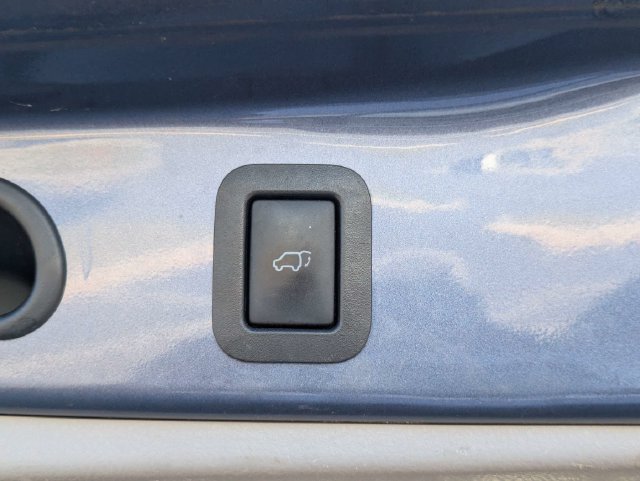 Used 2015 Toyota Highlander Plus FWD image 14