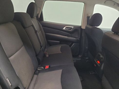 Used 2020 Nissan Pathfinder SV image 19