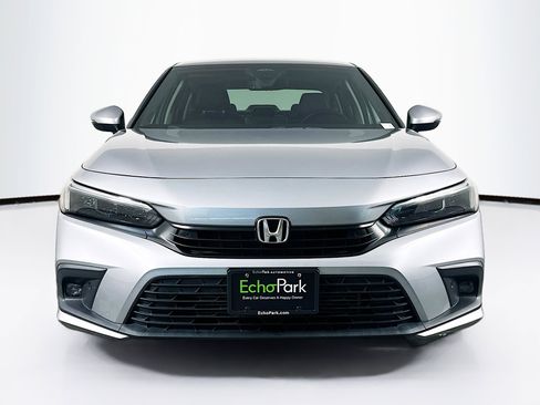 Used 2022 Honda Civic Touring image 2