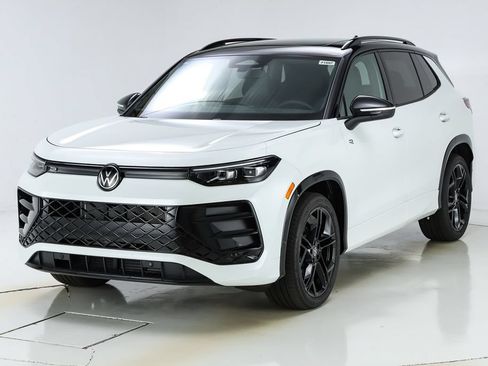 New 2026 Volkswagen Tiguan SE R-Line FWD image 40