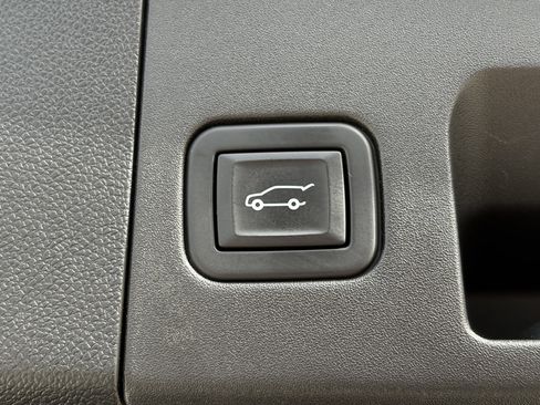 Used 2021 Cadillac XT4 Sport w/ Cold Weather Package image 10