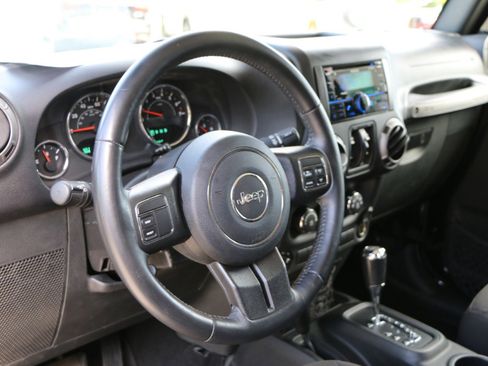 Used 2017 Jeep Wrangler Unlimited Sport w/ Quick Order Package 24S AWD/4WD image 13