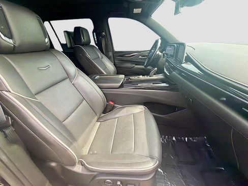 Used 2021 Cadillac Escalade ESV Sport AWD/4WD image 30