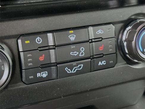 Used 2018 Ford F150 XLT w/ Equipment Group 302A Luxury image 21