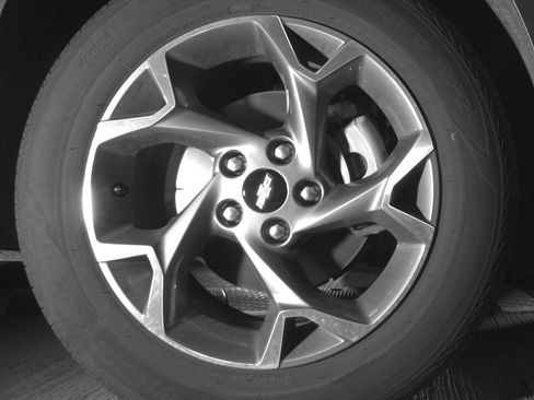 Used 2025 Chevrolet Trax LT image 13