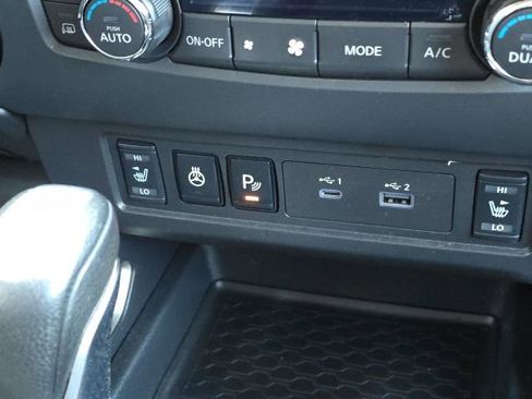 Used 2024 Nissan Frontier SV w/ Technology Package image 35